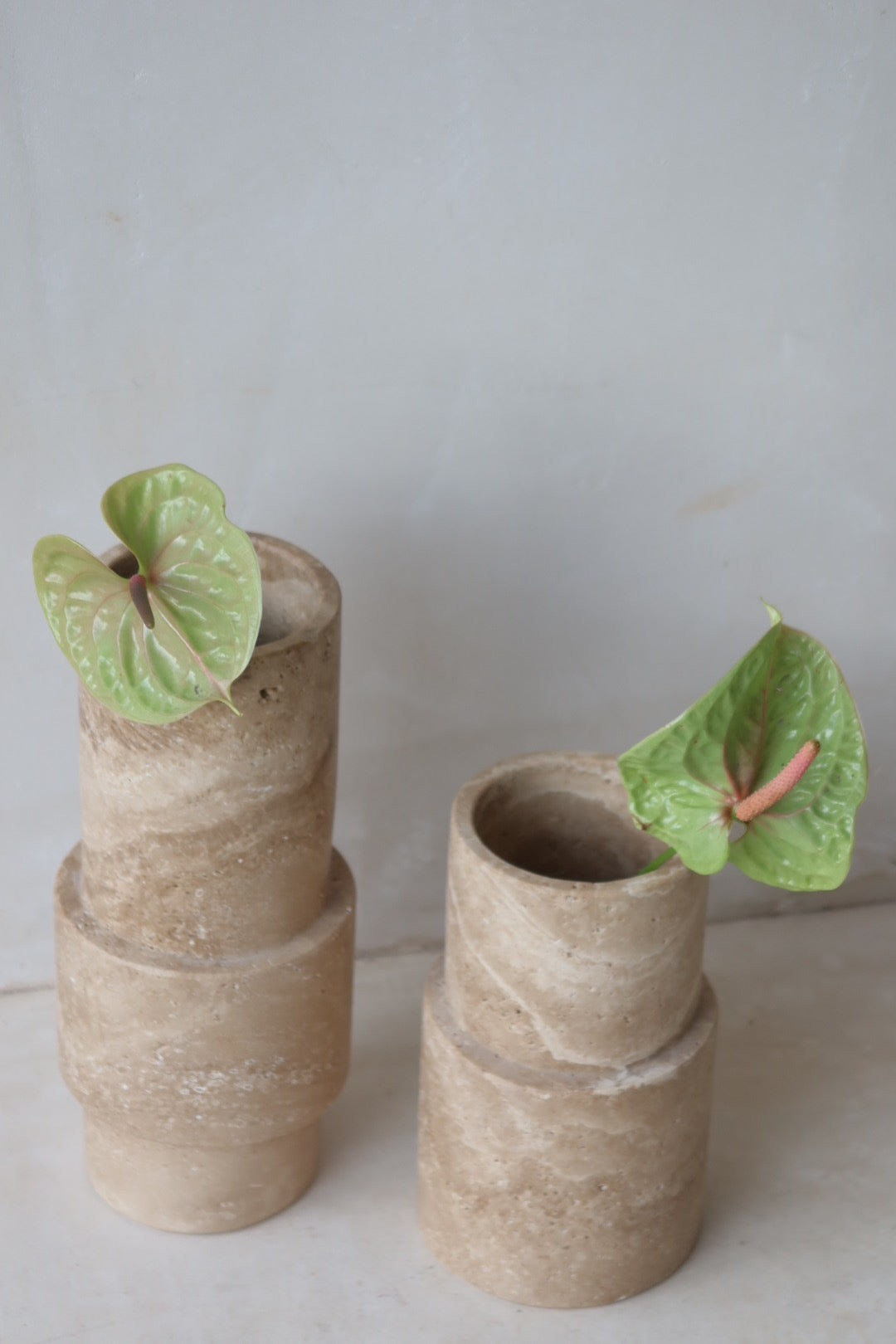 Set 2 jarrones de Marmol beige