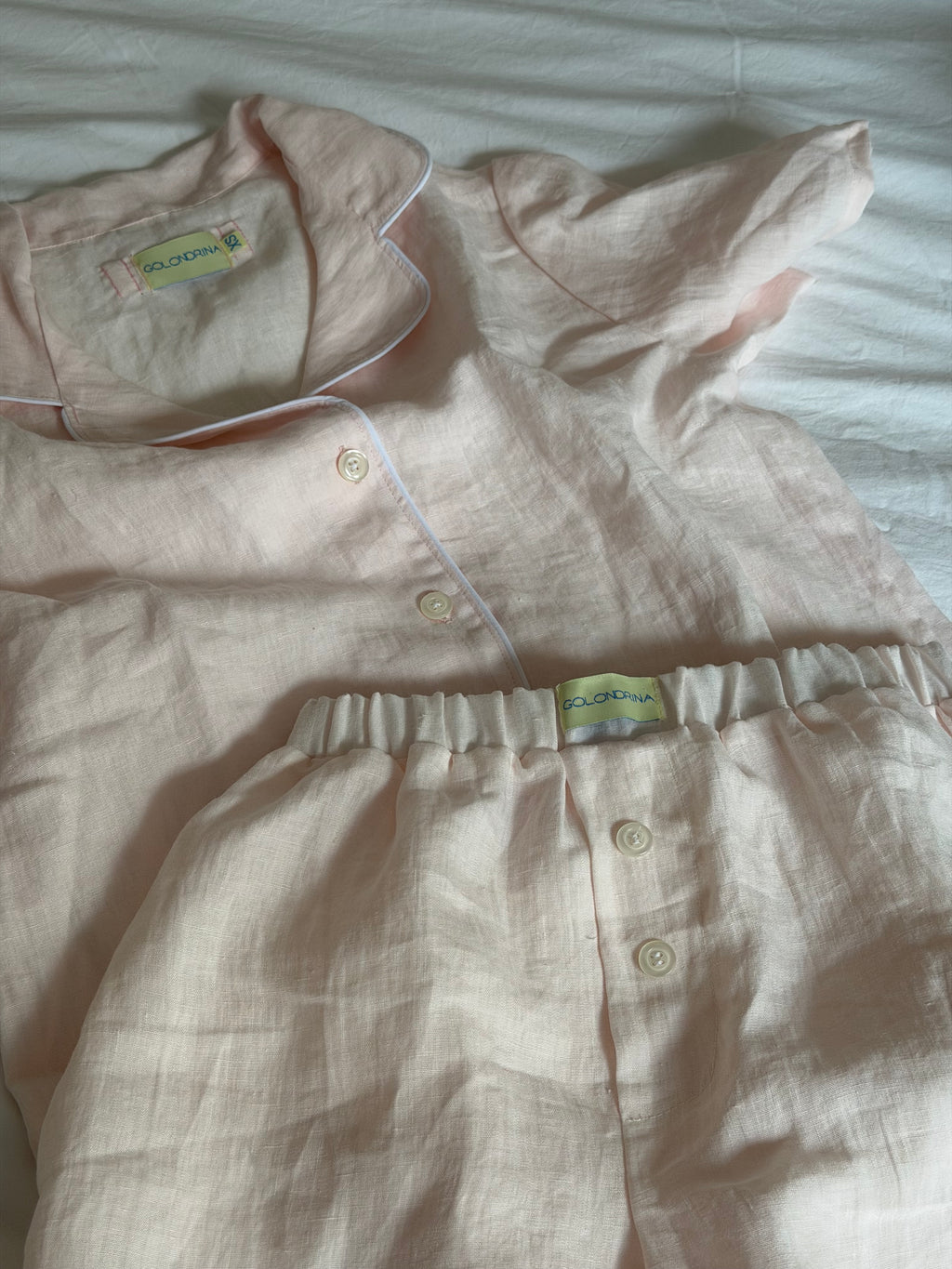 Pijama 100% lino rosado clarito.
