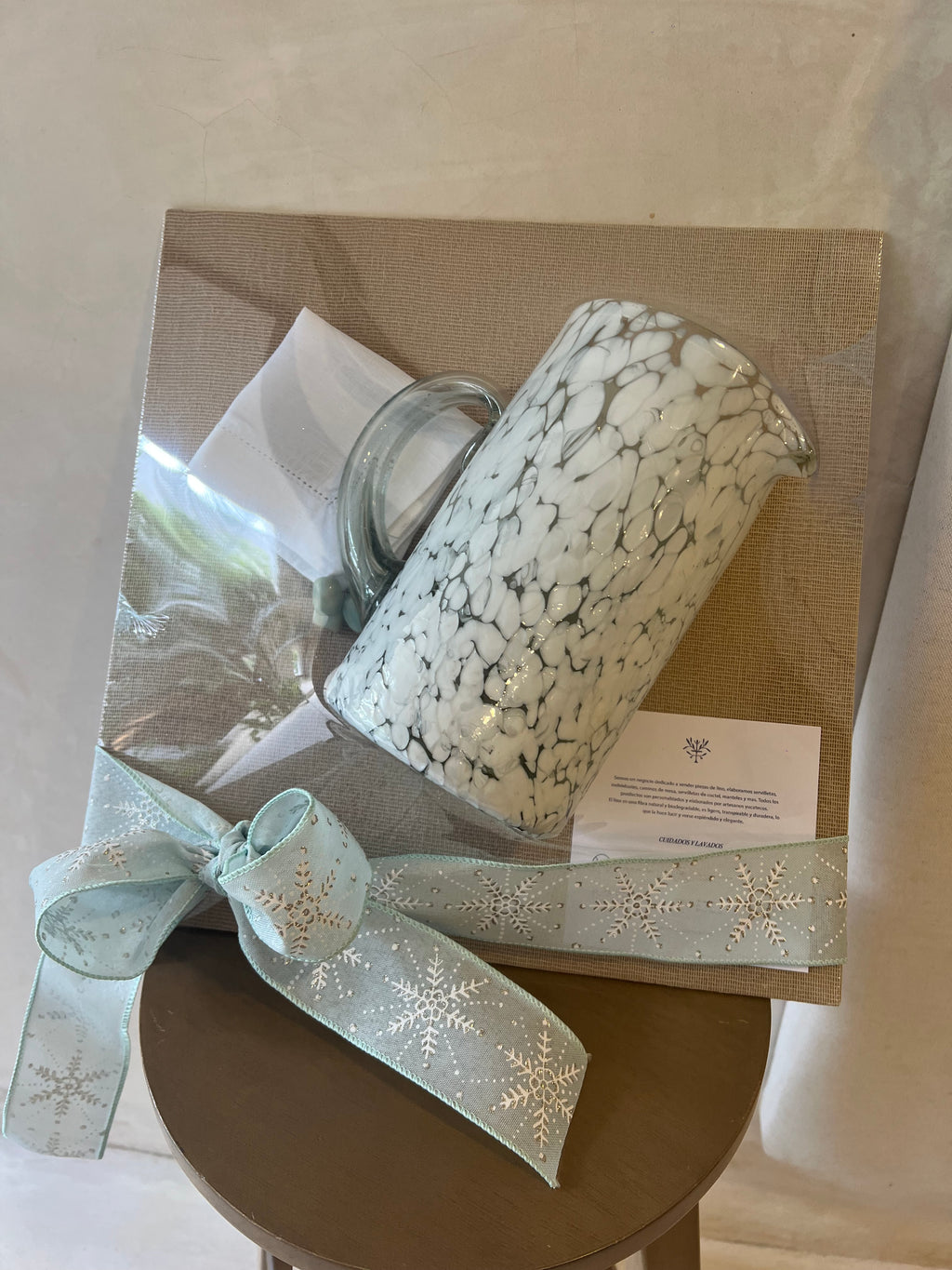 Jarra con cubre jarras emplayado