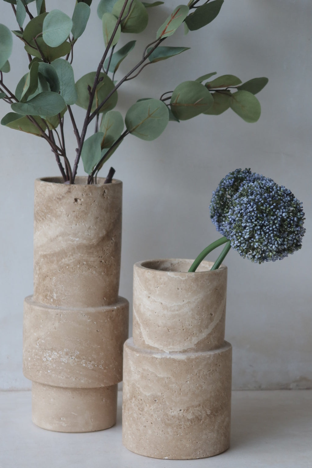 Set 2 jarrones de Marmol beige